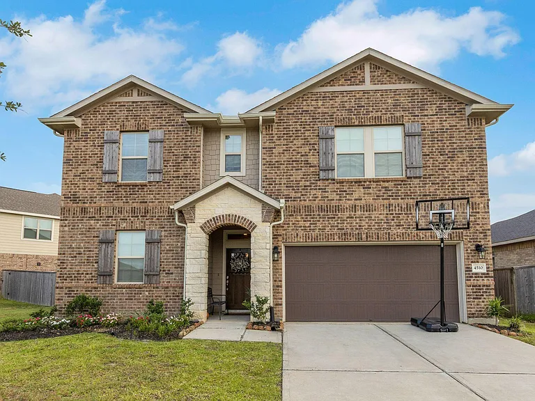 4510 Red Yucca Dr — Photo 2
