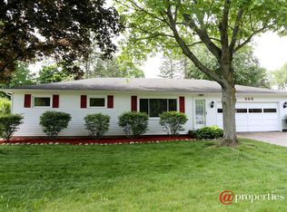 203 Harlan Ave, Buchanan, MI 49107
