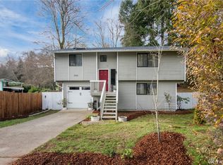 7585 Auklet Pl NE, Bremerton, WA 98311