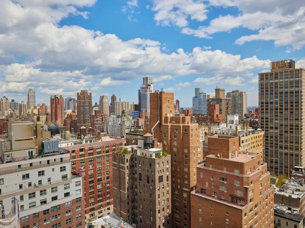 110 East 71st Street image 13 of 14