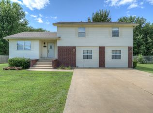 1206 Gold Dust Dr, Webb City, MO 64870