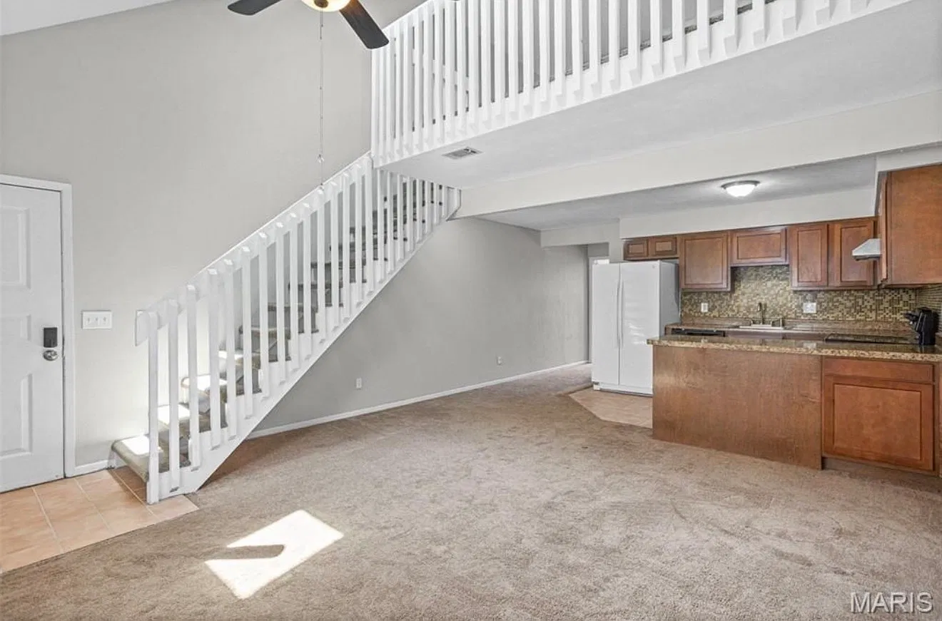 2 bed, 1100 sqft, $1,350 — Photo 2