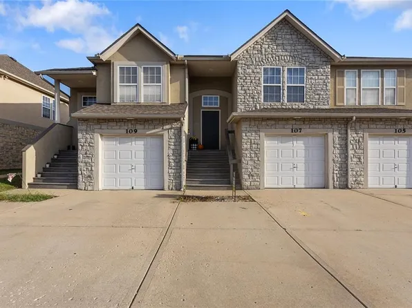 1181 N Martway Dr APT 107, Olathe, KS 66061