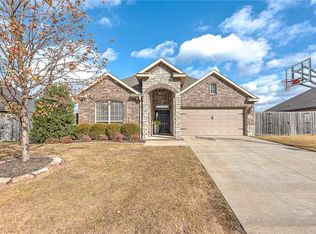 1406 Shook Dr, Cave Springs, AR 72718