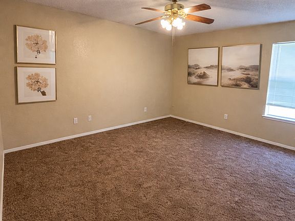 4th image of 509 Hollyberry Dr