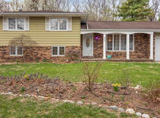 834 E Fairview St, Peoria, IL 61615