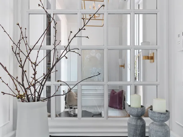 10 Bank Street image 1 of 30