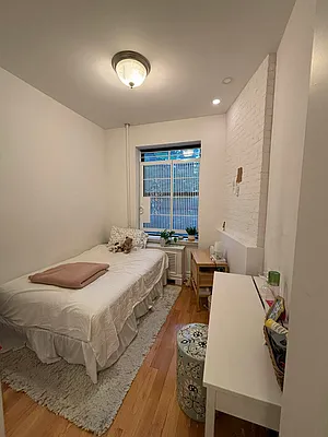 Rented by Corcoran | media 19