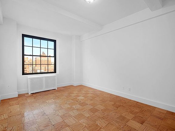 3rd image of 160 W 71st St APT 16J