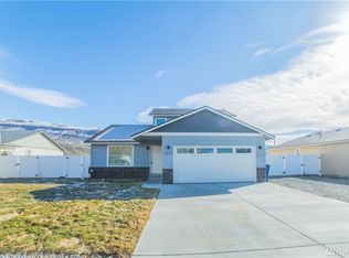 1413 Center St, Rock Island, WA 98850