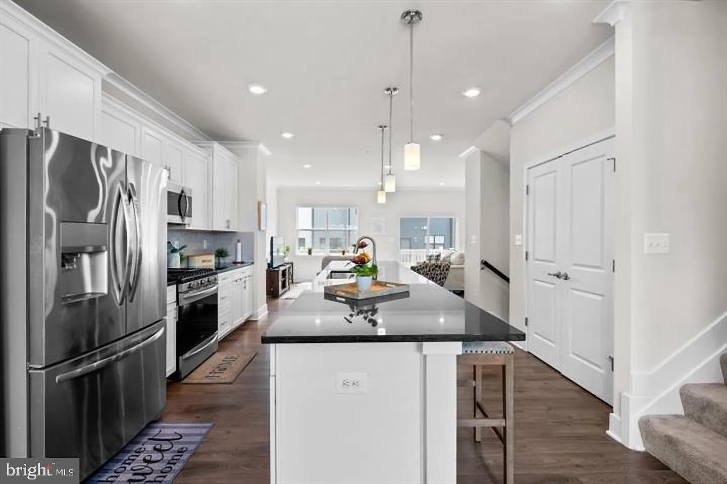 3 bed, 3.5 bath, 2184 sqft, $3,400 — Photo 4