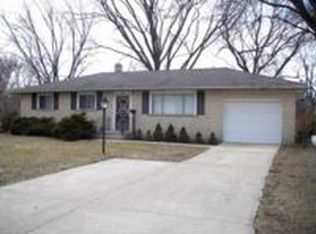 137 Howard Ave, East Dundee, IL 60118