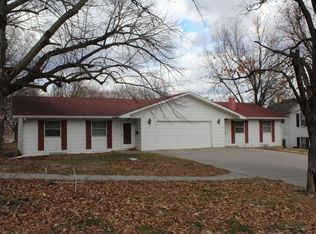 833 W 9th St, Concordia, KS 66901