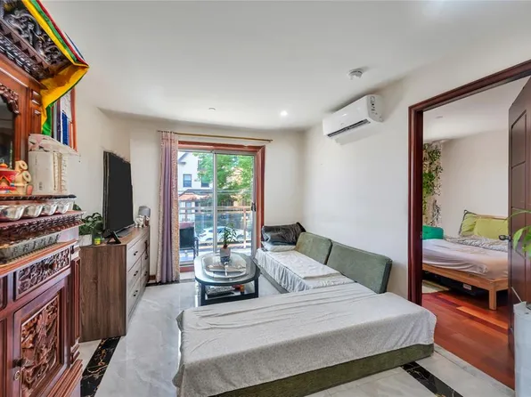 74-25 43rd Avenue image 10 of 20