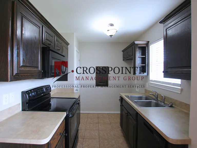 17114 Sentinel Ln — Photo 7