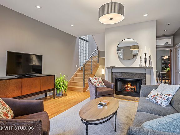 3rd image of 1706 W Wabansia Ave