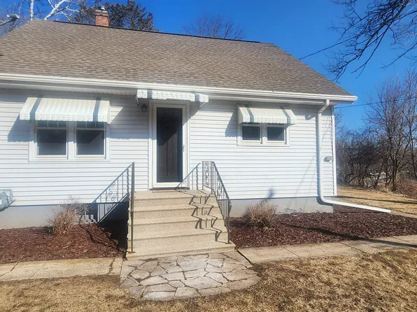 N1648 Madison St, Manchester, WI 53946