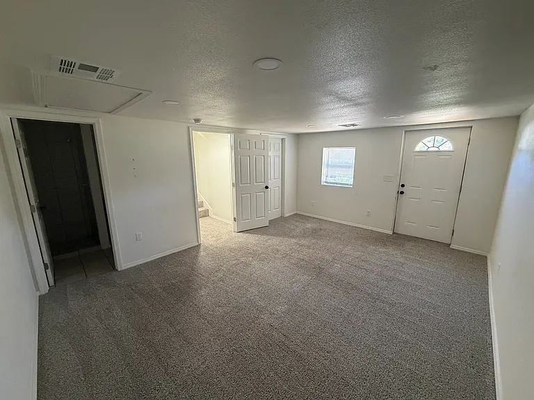 2807 E 3rd St #B — Photo 4