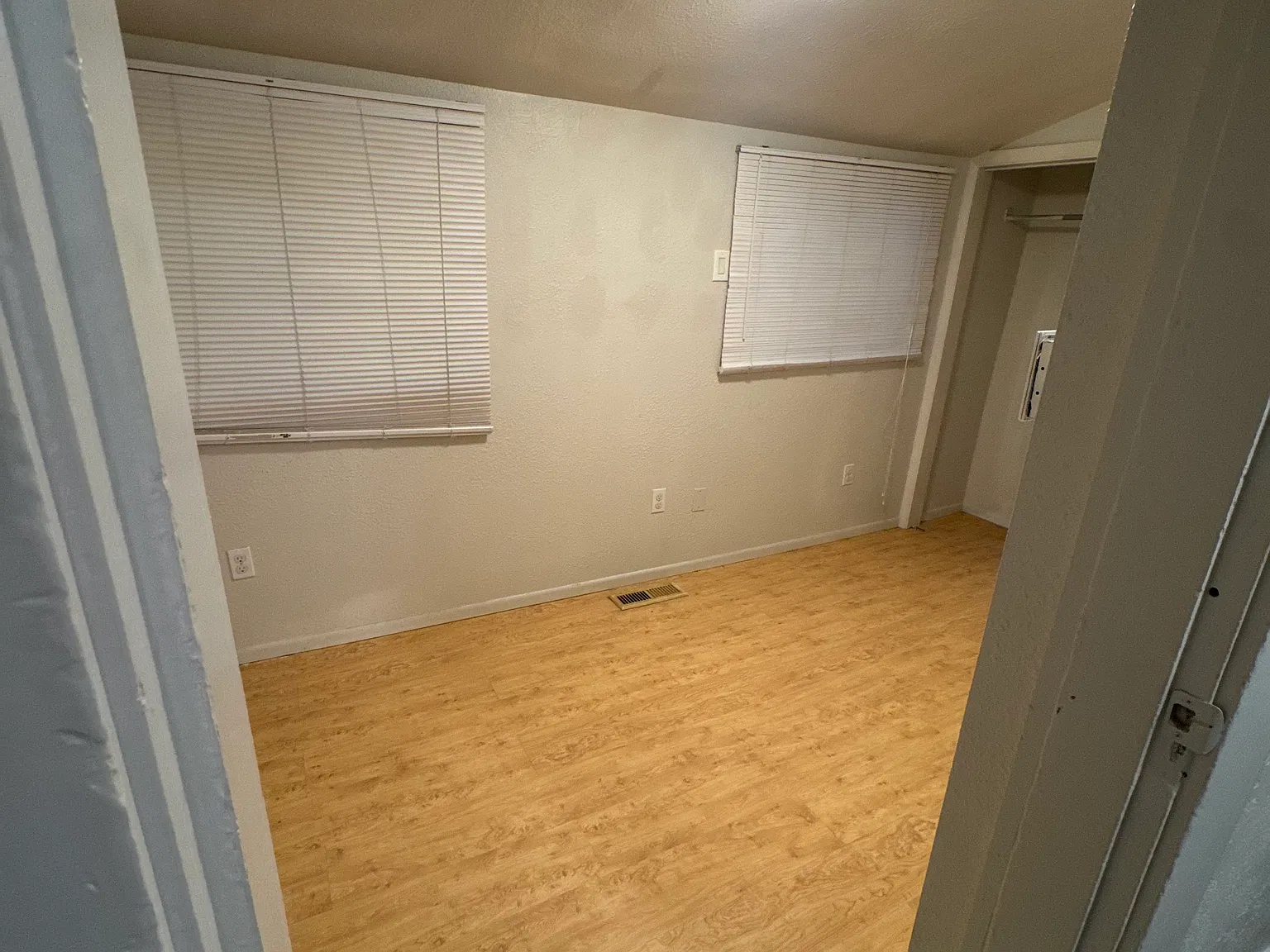 2 bed, 1200 sqft, $1,600 — Photo 4
