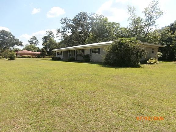 3rd image of 22069 Lucile Rd
