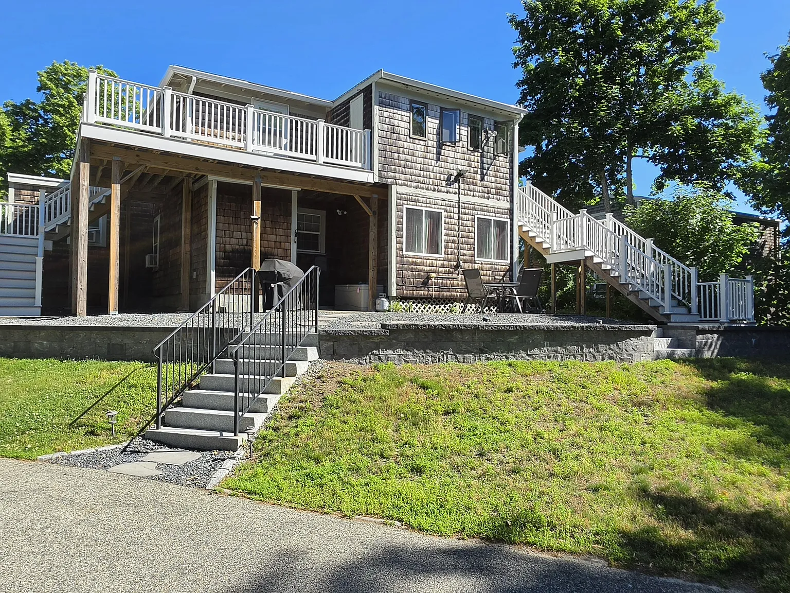 52 Davis St — Photo 2