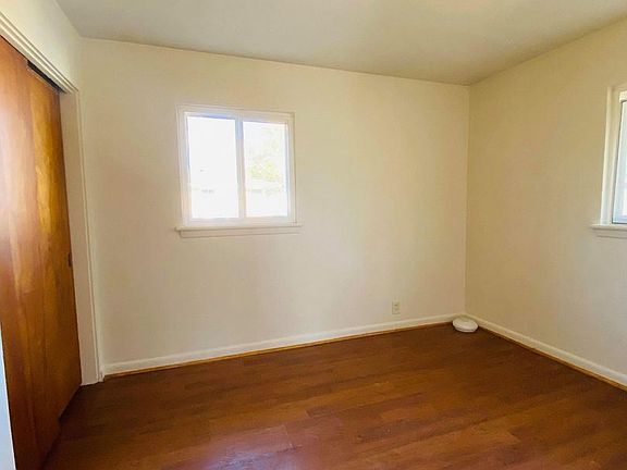 4th image of 1160 S Lombard Ave