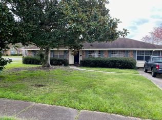1 Concord Pl, Gulfport, MS 39507