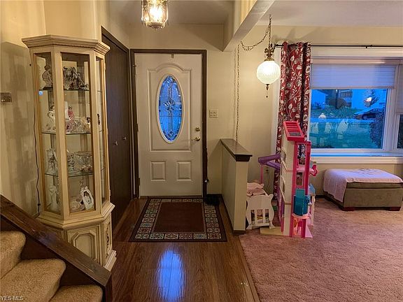 3rd image of 1861 Melville Cir