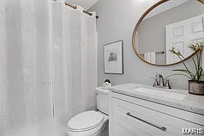 3rd image of 822 Sugar Valley Ct Unit 2
