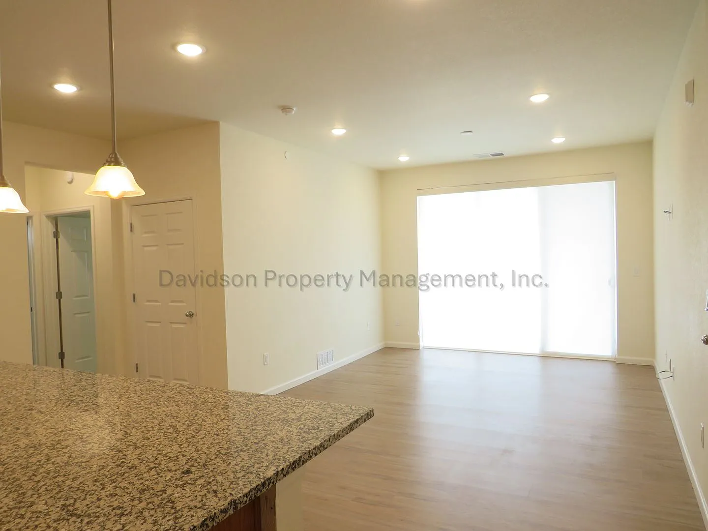 Beautiful Newer 2 Bedroom Condo in Briargate Area — Photo 2