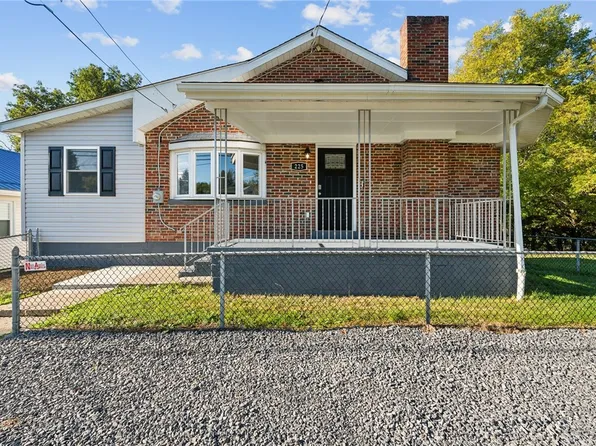 225 Shoaf St, Tarentum, PA 15084