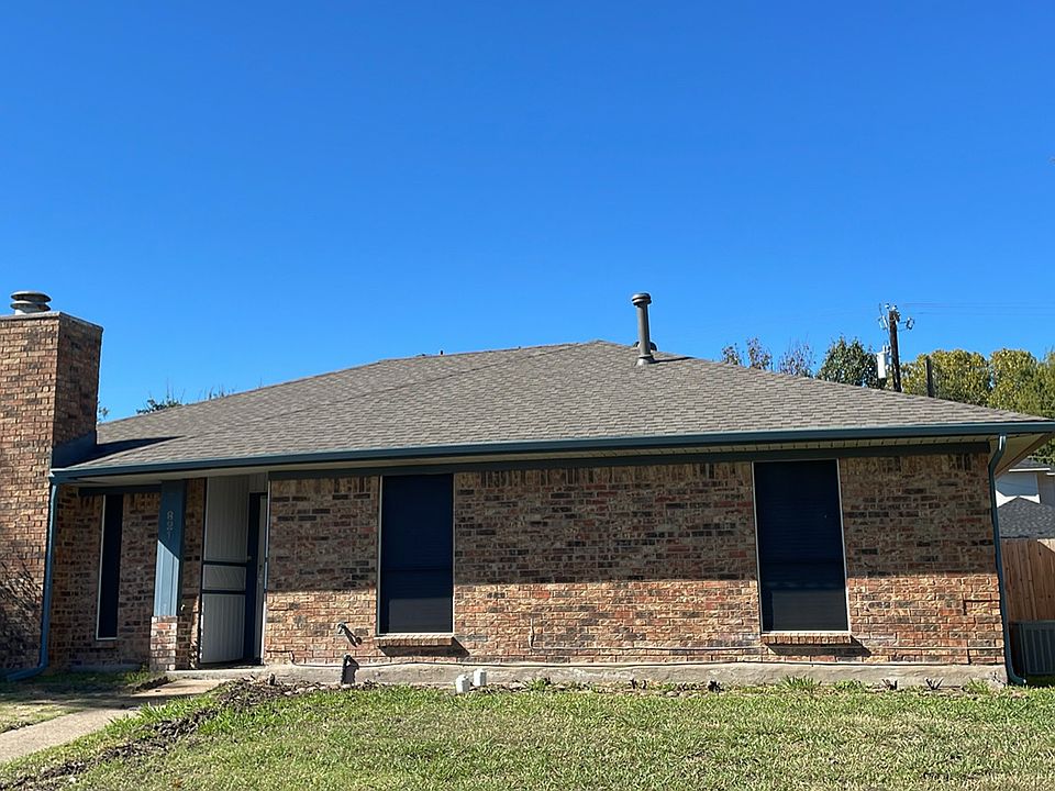 1st image of 821 Broadmoor Dr