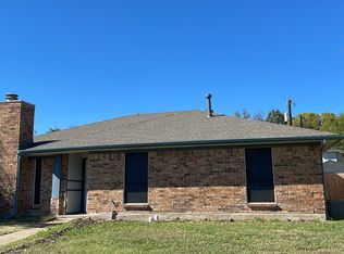 821 Broadmoor Dr, Mesquite, TX