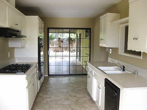 4th image of 13021 Arminta St