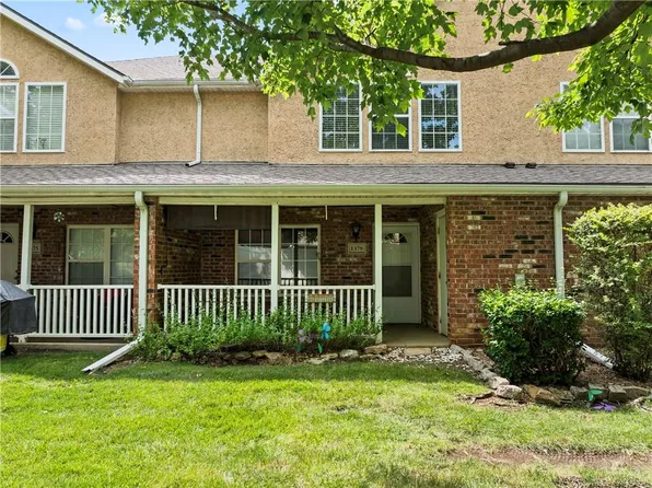 1379 E 120th St, Olathe, KS 66061