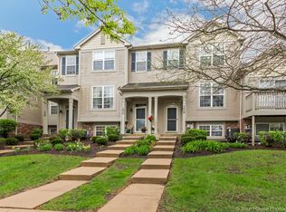 737 Cherry Creek Dr, Grayslake, IL 60030