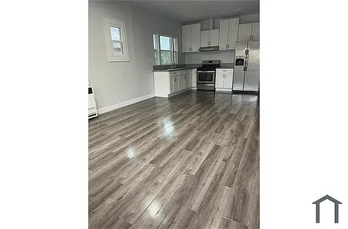 268 W 41st St Photo 1
