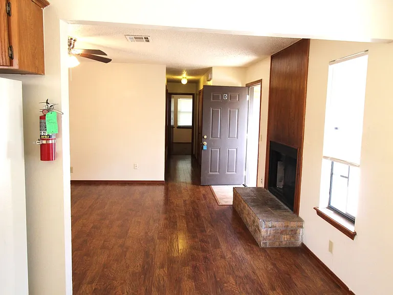 336 Chalmette Dr — Photo 12