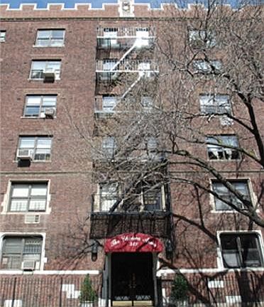 3rd image of 319 W 18th St APT 4J