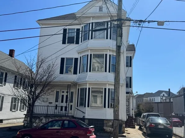 136 Dartmouth St, New Bedford, MA 02740