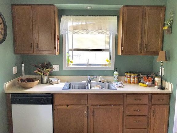 4th image of 1212 College St