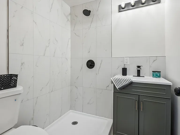 2289 Almira Ave — Photo 12
