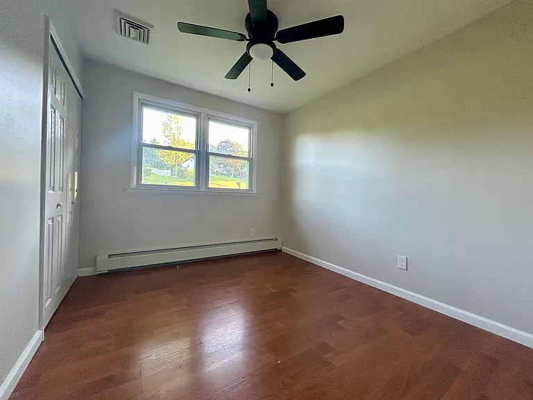 Cortlandt Dr — Photo 12