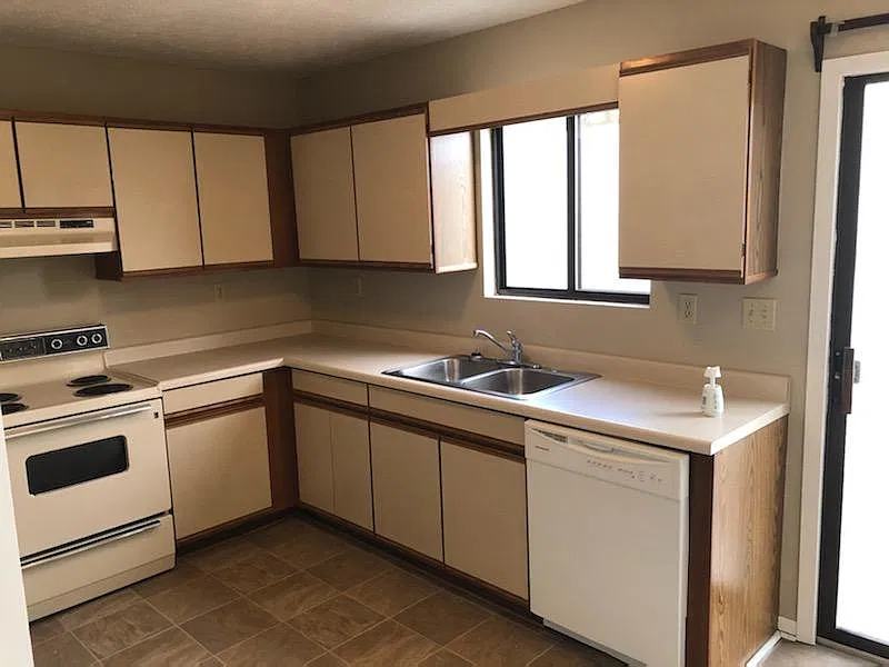 2 bed, 1.5 bath, $800 — Photo 3