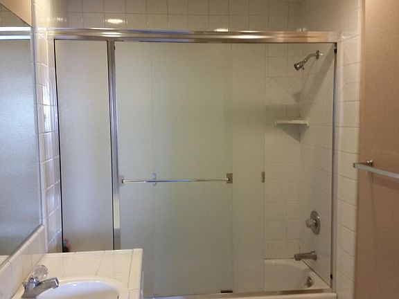 4th image of 207 41st St