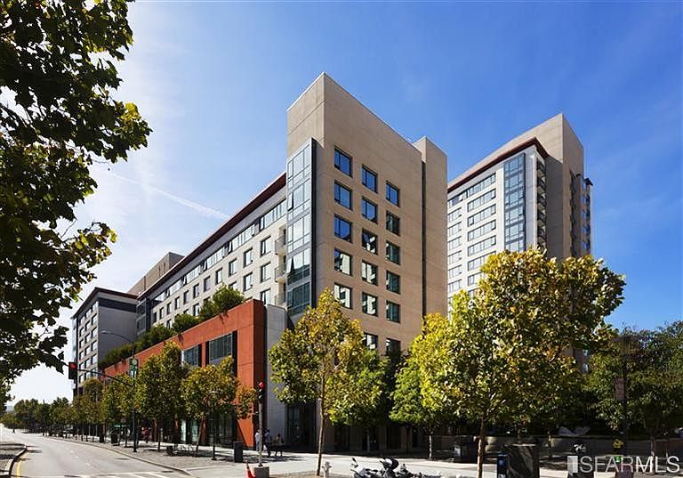 1st image of 260 King St Unit 421