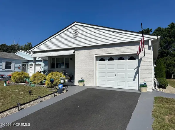112 Santiago Drive, Toms River, NJ 08757