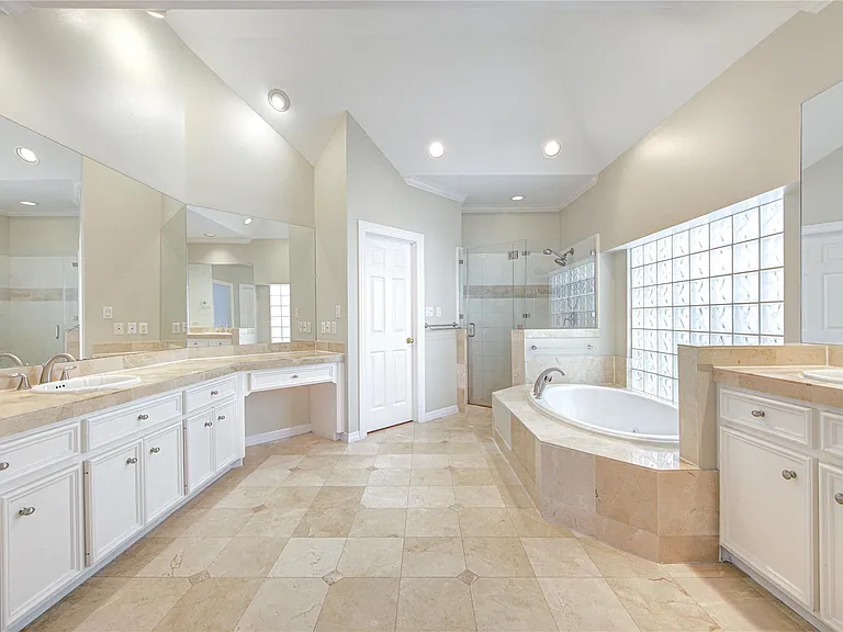 2124 Nantucket Dr #A — Photo 19