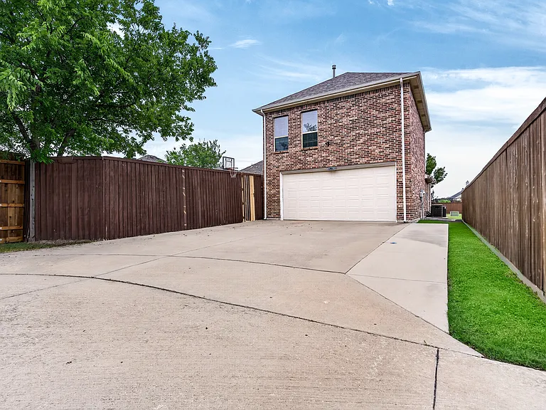 9861 Chamber Hall Dr — Photo 29