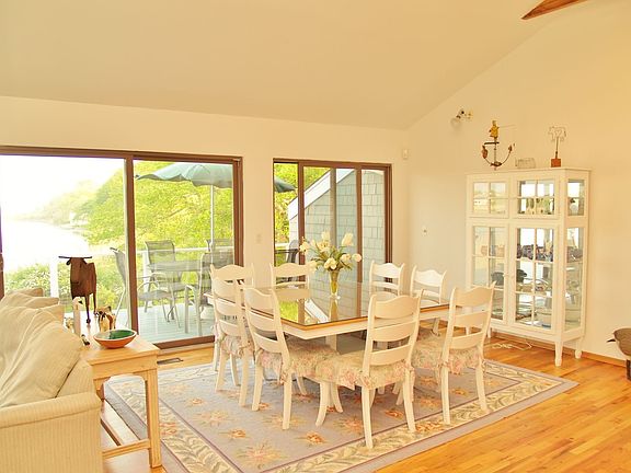 3rd image of 104 Rosewood Ln